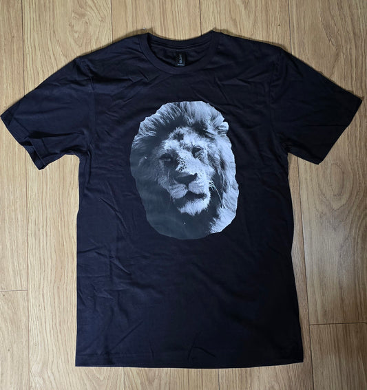 Luxury 100% cotton soft touch digitally printed Lion T-shirt in unisex Size small, medium or large. Unique T-shirt printed with my own photography