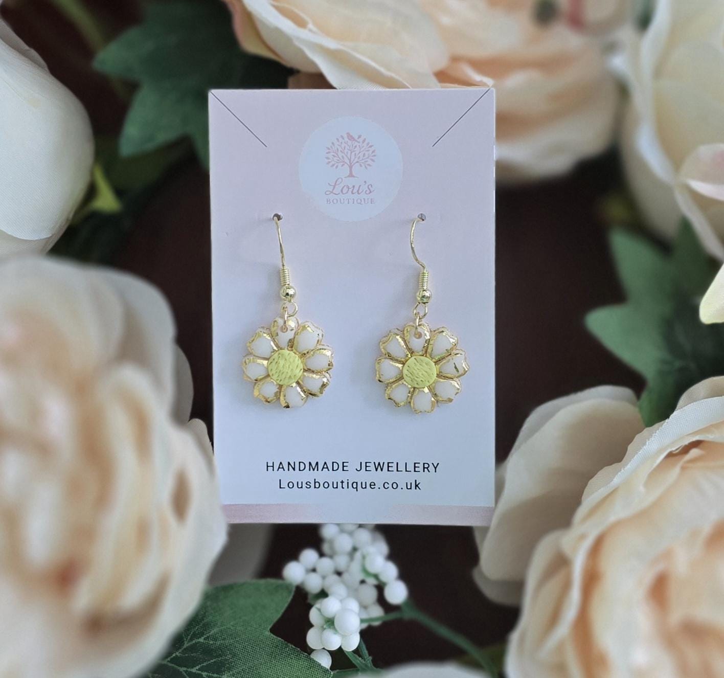 Handmade white yellow & gold daisy drop earrings |Polymer clay | nature flower earrings |gift for her |light weight earrings